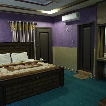Manama Hotel Ijp ราวัลปินดี ภายนอก รูปภาพ
