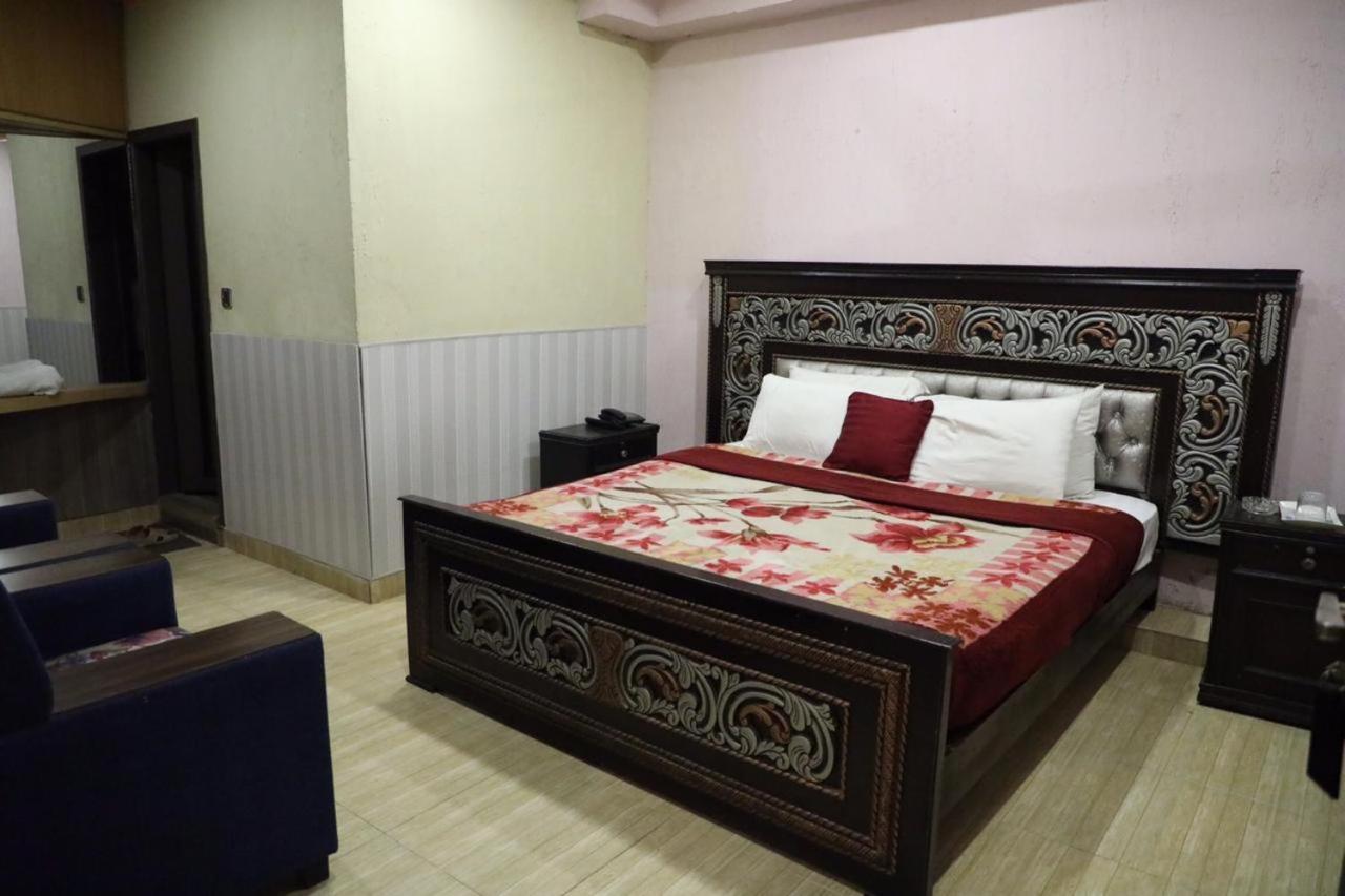 Manama Hotel Ijp ราวัลปินดี ภายนอก รูปภาพ
